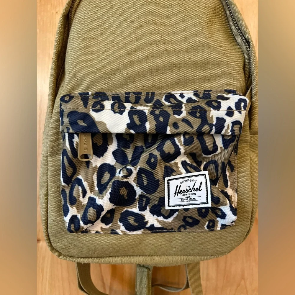 Herschel Little America Mid Volume 17L Backpack Tan Leopard NWOT